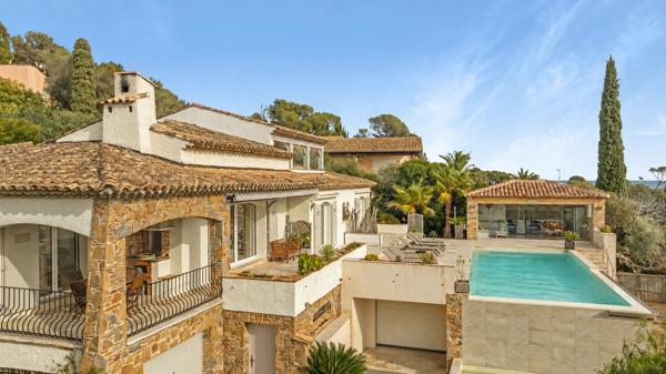 Vente Villa de luxe Les Issambres 10 Pièces 250 m²