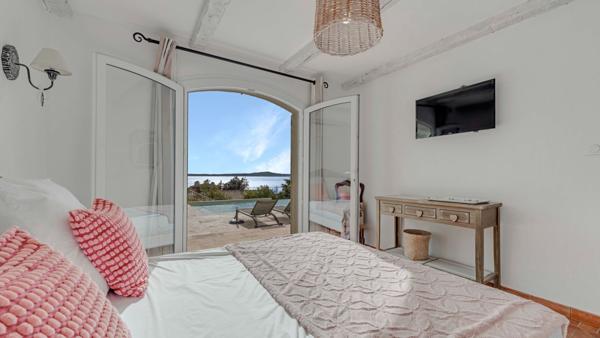 Vente Villa de luxe Les Issambres 10 Pièces 250 m²