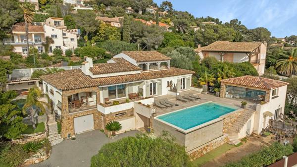 Vente Villa de luxe Les Issambres 10 Pièces 250 m²
