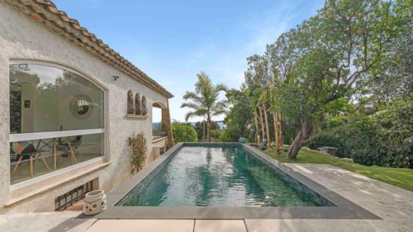 Vente Villa de luxe Les Issambres 10 Pièces 250 m²