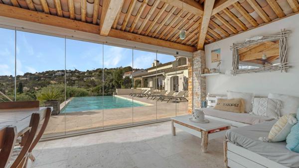 Vente Villa de luxe Les Issambres 10 Pièces 250 m²