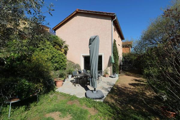 Maison T5 plus garage sur terrain de 750 m²