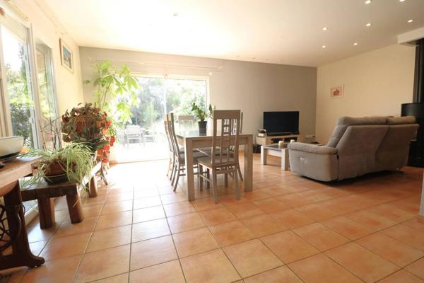 Maison T5 plus garage sur terrain de 750 m²