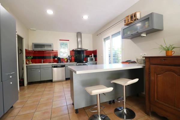 Maison T5 plus garage sur terrain de 750 m²