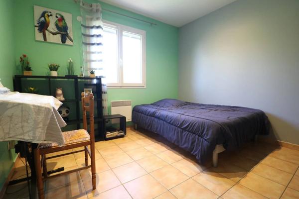 Maison T5 plus garage sur terrain de 750 m²