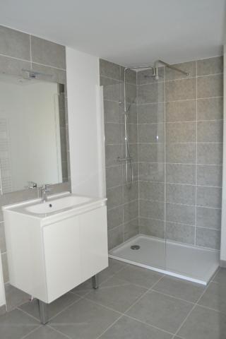 Location d'un appartement F4 (79 m²) à PERPIGNAN TERRASSE 42M2 DERNIER ETAGE