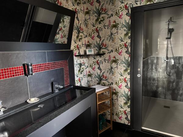 Lieu insolite - Deux habitations distinctes pour de multiples projets