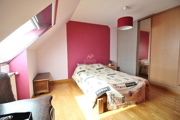 Maison familiale 4 chambres avec confort de vie plain-pied ! 545 000 € **  - Référence  26-3898