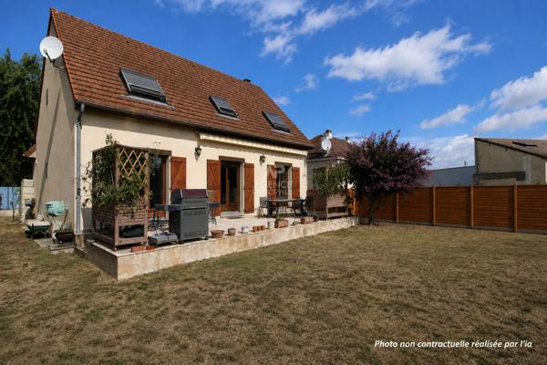 Maison familiale 4 chambres avec confort de vie plain-pied ! 545 000 € **  - Référence  26-3898