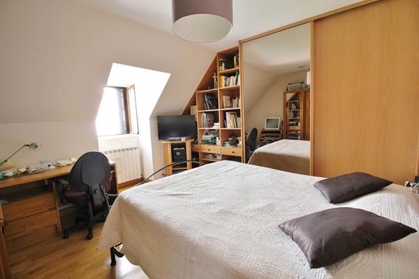 Maison familiale 4 chambres avec confort de vie plain-pied ! 545 000 € **  - Référence  26-3898
