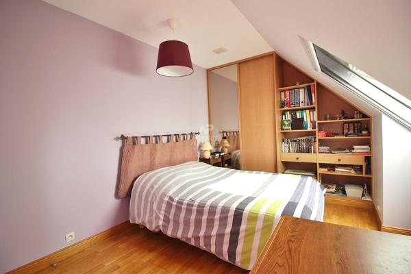 Maison familiale 4 chambres avec confort de vie plain-pied ! 545 000 € **  - Référence  26-3898