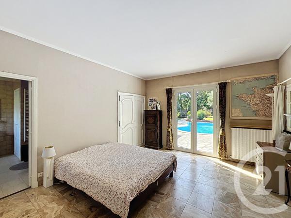 Maison à vendre  11 pièces - 350 m2 MARNES LA COQUETTE - 92