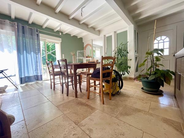 Maison L'Isle Jourdain 3 pièce(s) 75 m², grand garage et combles isolées