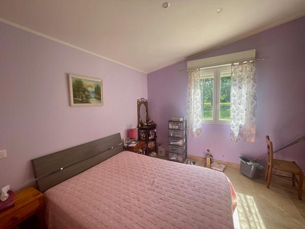 Maison L'Isle Jourdain 3 pièce(s) 75 m², grand garage et combles isolées