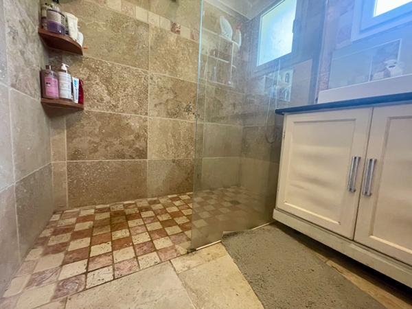 Maison L'Isle Jourdain 3 pièce(s) 75 m², grand garage et combles isolées