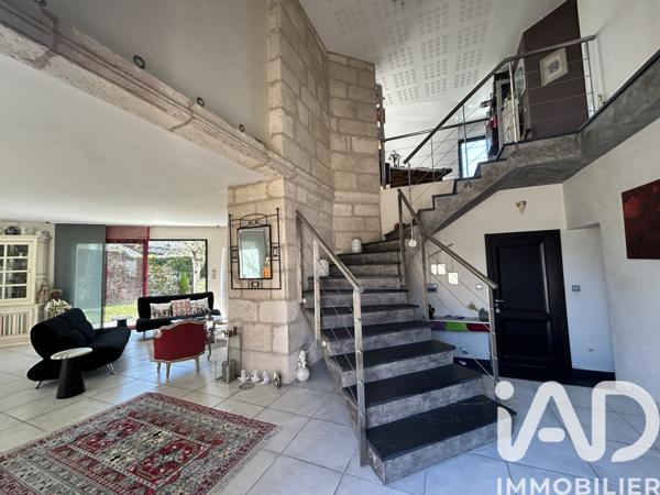 Maison à vendre 8 pièces 216 m² Mûrs-Erigné