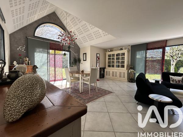 Maison à vendre 8 pièces 216 m² Mûrs-Erigné