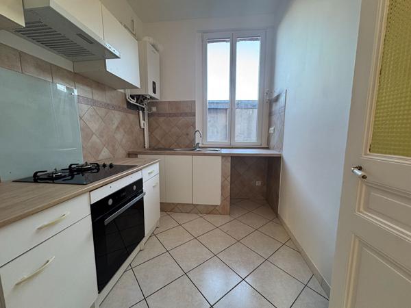 T3 rénové - Hyper-centre d'Orléans - Immeuble bourgeois