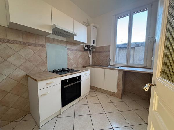 T3 rénové - Hyper-centre d'Orléans - Immeuble bourgeois