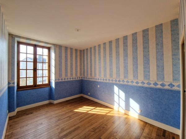 Maison
         5 pièces
        - 78 m² Exclusivité 169 000 € *