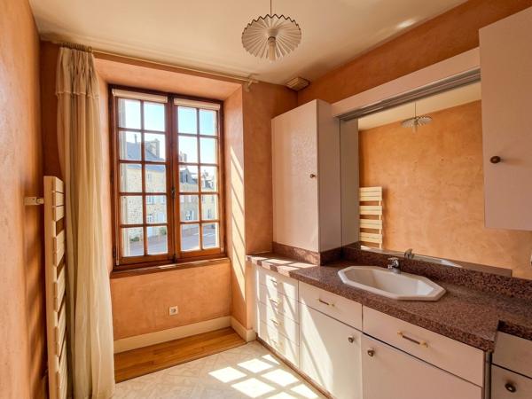 Maison
         5 pièces
        - 78 m² Exclusivité 169 000 € *