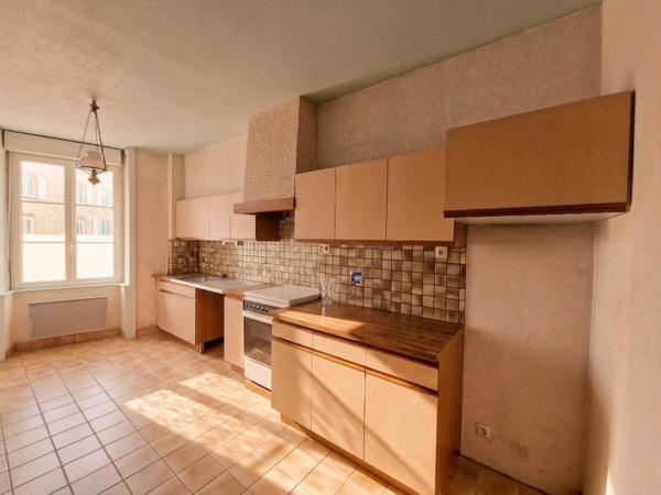Maison
         5 pièces
        - 78 m² Exclusivité 169 000 € *