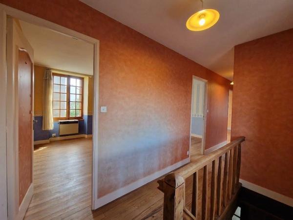 Maison
         5 pièces
        - 78 m² Exclusivité 169 000 € *