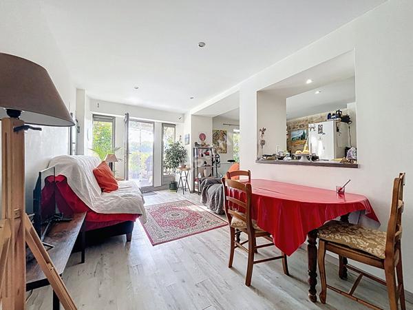 CORPS DE FERME DE 3 HABITATIONS INDEPENDANTES DANS UN ENVIRONNEMENT CALME