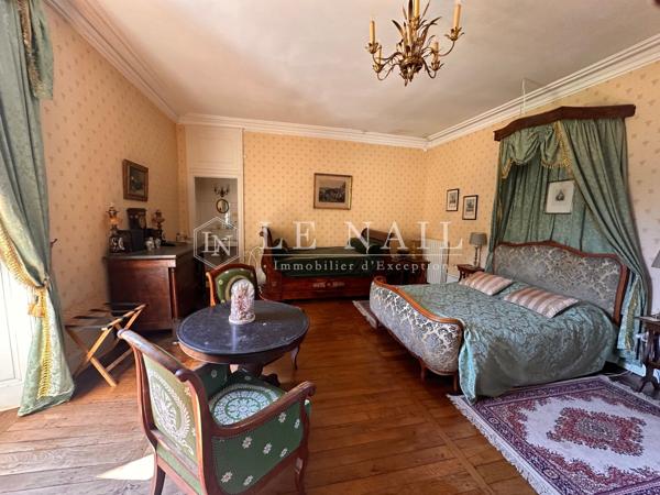En Vendée, beau château du XVème et du XIXème siècle dans un parc de 10 hectares