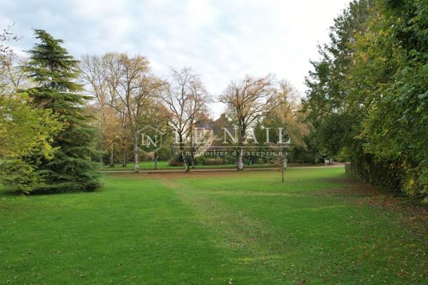 Très joli château du XVIIIe siècle en Nivernais
