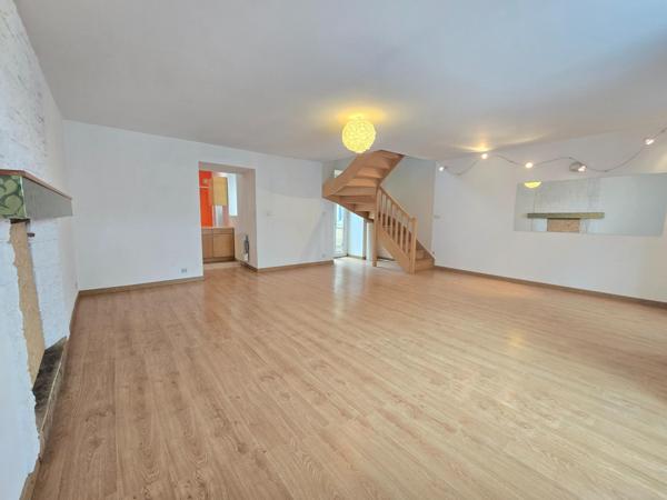 MAISON DE BOURG d'environ 101 m² à IRODOUER