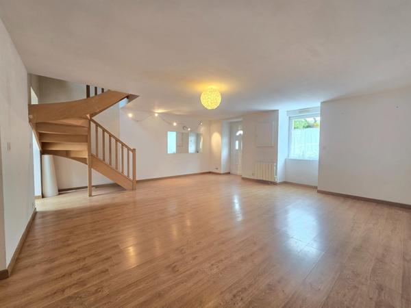 MAISON DE BOURG d'environ 101 m² à IRODOUER