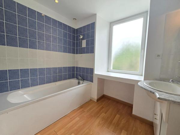 MAISON DE BOURG d'environ 101 m² à IRODOUER