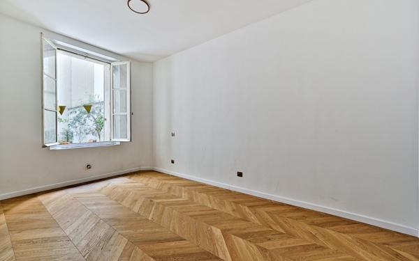 Appartement à vendre    2 pièces • 46 m2 Paris 15