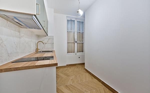 Appartement à vendre    2 pièces • 46 m2 Paris 15