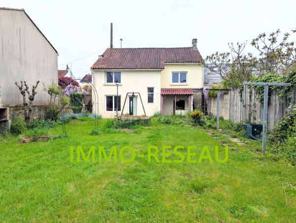 Maison à rénover à LA ROCHE SUR YON (85000)