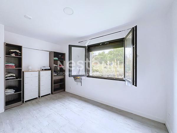 Belle maison contemporaine 6 pièces de 148 m2 avec piscine, terrain de volley, salle de sport, dépendance et grand garage sur terrain de 2300 m² Tourouzelle 11200