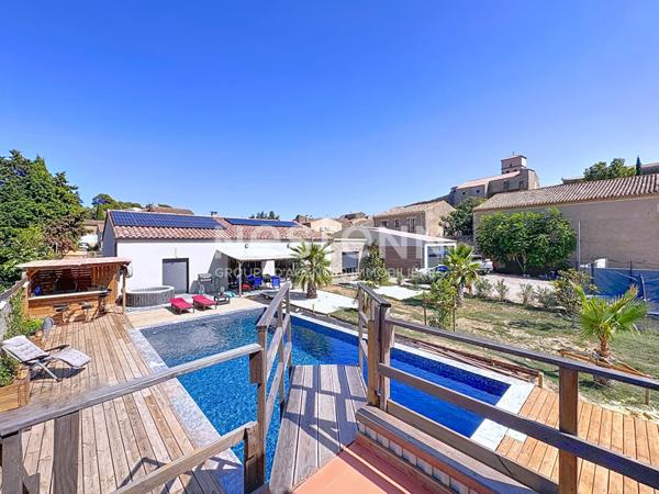 Belle maison contemporaine 6 pièces de 148 m2 avec piscine, terrain de volley, salle de sport, dépendance et grand garage sur terrain de 2300 m² Tourouzelle 11200