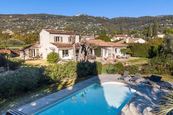 Vente Villa de luxe Peymeinade 8 Pièces 245 m²