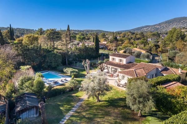 Vente Villa de luxe Peymeinade 8 Pièces 245 m²