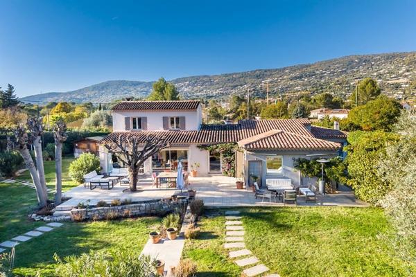 Vente Villa de luxe Peymeinade 8 Pièces 245 m²