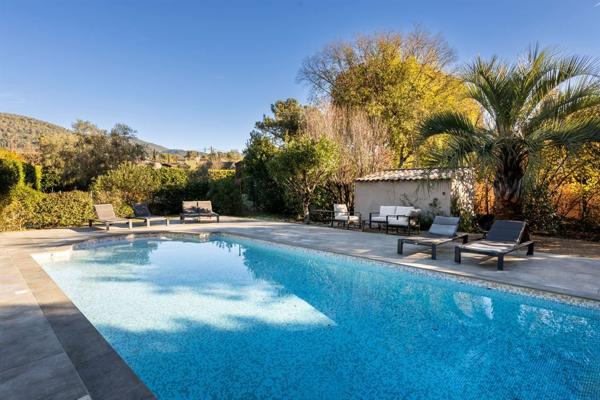 Vente Villa de luxe Peymeinade 8 Pièces 245 m²