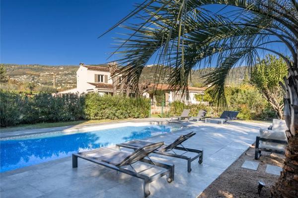 Vente Villa de luxe Peymeinade 8 Pièces 245 m²