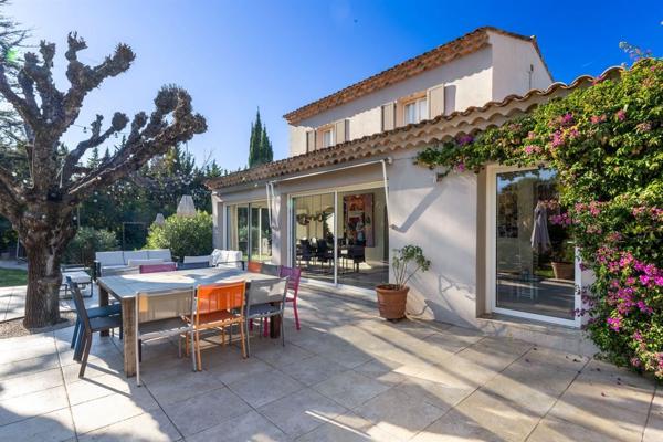 Vente Villa de luxe Peymeinade 8 Pièces 245 m²
