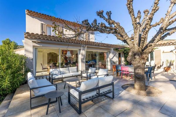 Vente Villa de luxe Peymeinade 8 Pièces 245 m²