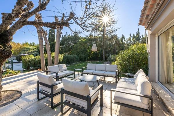 Vente Villa de luxe Peymeinade 8 Pièces 245 m²