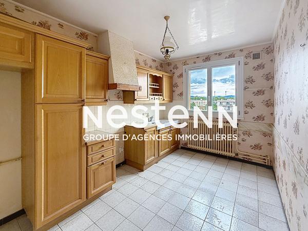 Grand Appartement T5 4 chambres à rénover en dernier étage avec Balcon Cave et Garage Glycines Picasso - 69500 BRON