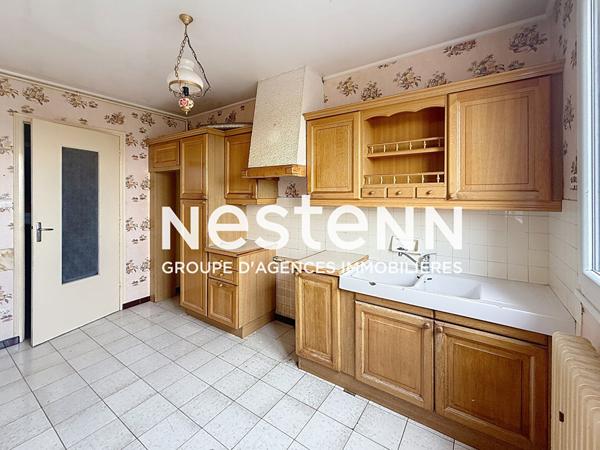 Grand Appartement T5 4 chambres à rénover en dernier étage avec Balcon Cave et Garage Glycines Picasso - 69500 BRON