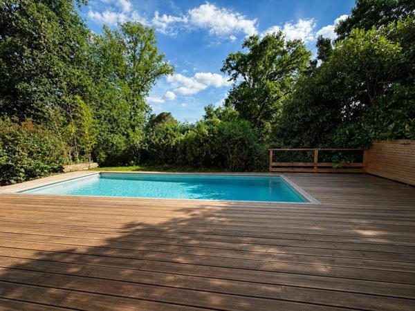 Location                                                      Maison
                        
                     6 pièces                      160 m2                     à Brive-la-Gaillarde