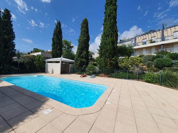 Appartement T2, TERRASSE, GARAGE, PISCINE